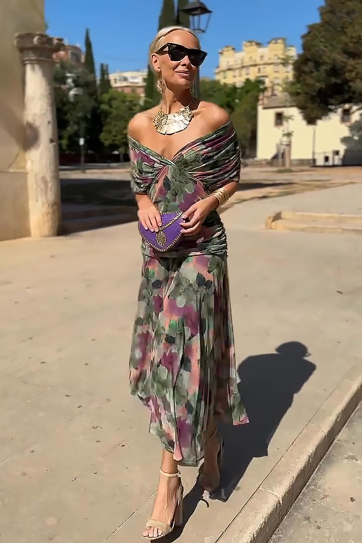 Darina | Długa sukienka maxi w kwiaty z dekoltem V