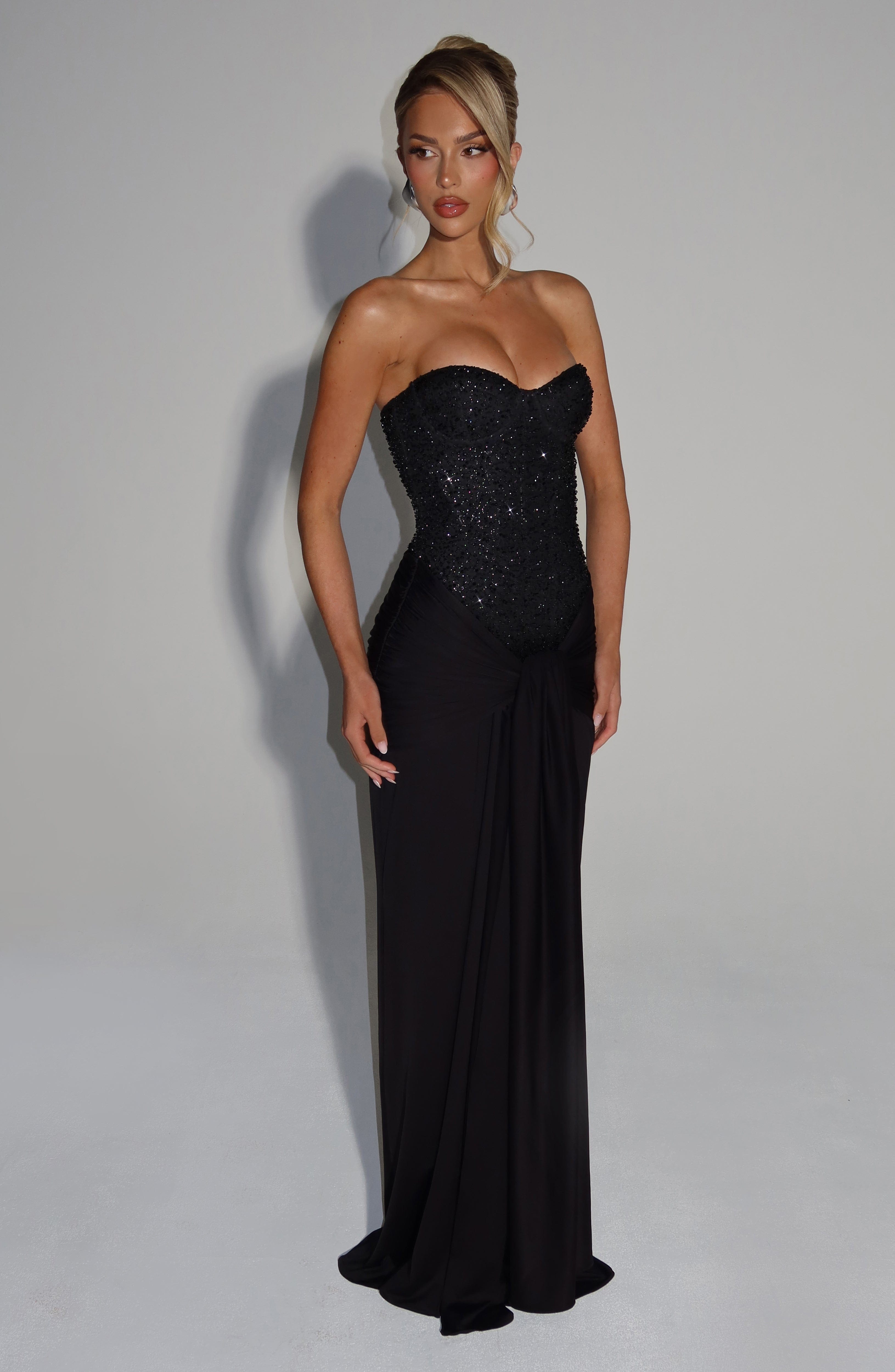 Dolores | Elegancka sukienka maxi bez ramiączek