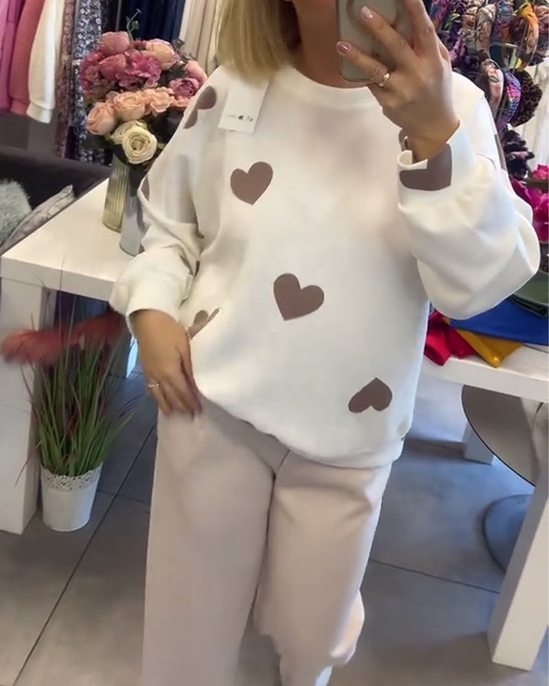 Filipa | Sweter Relaxed Fit z Nadrukiem Serc